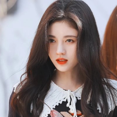 八个拔河女